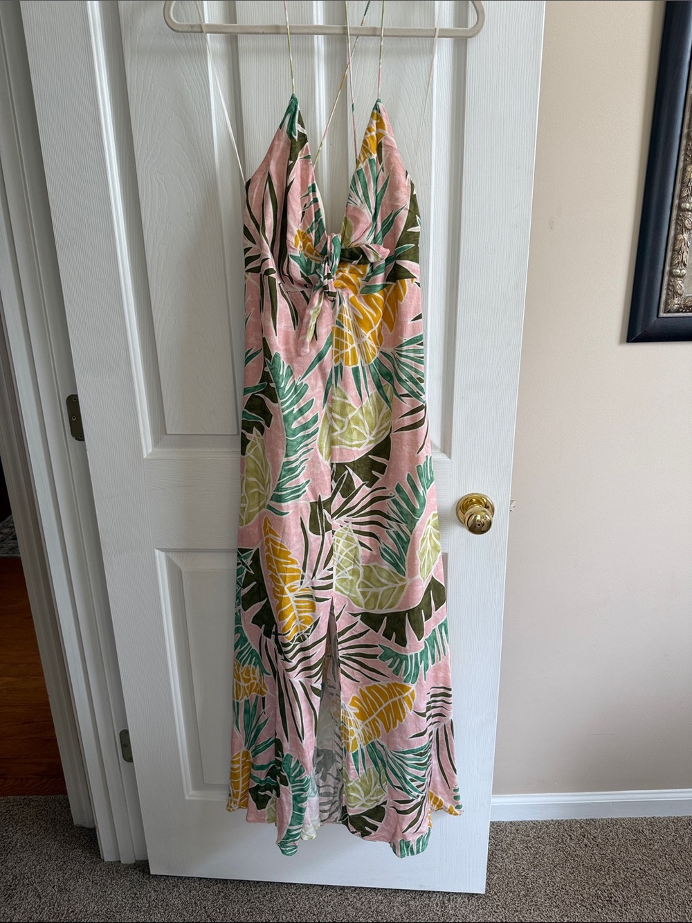 🌸 Dress Forum: Pink Tropical Maxi Dress with Green and Yellow Leaf Print
